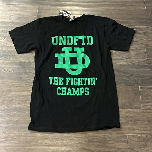 Undefeated The Fightin Champs Short sleeve T Shirt black Mens Size Small - Picture 1 of 15